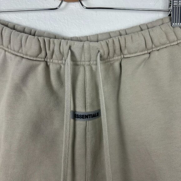 Essentials Fear Of God Men's Sweatshorts L Beige Stretch Casual Streetwear Every - Picture 2 of 7